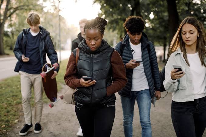 What are signs of social media addiction?